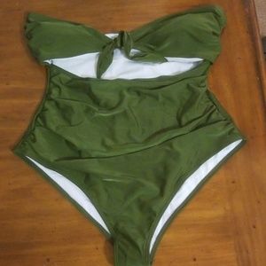 NWOT Ladies Swimsuit